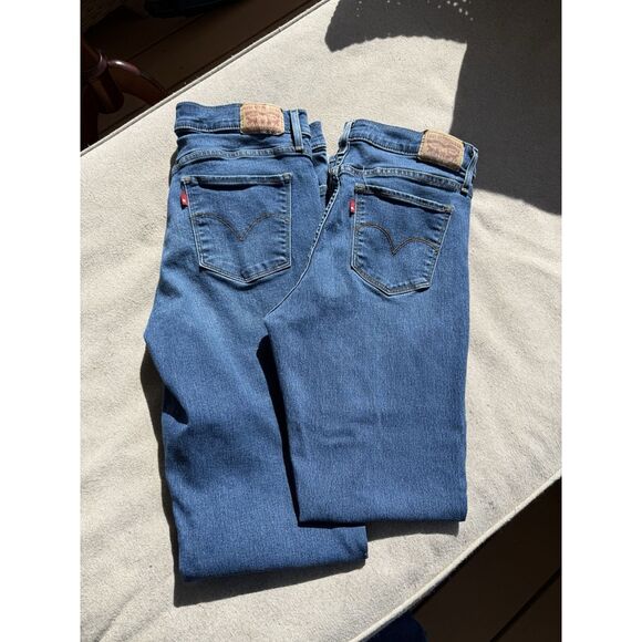Levi's Women's 314 Shaping Straight Jeans 31 Size ** Bundle Of Two** - Picture 1 of 6